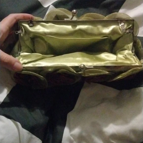 Rose clutch - Picture 6 of 14